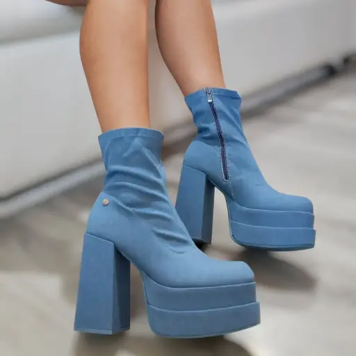 Macarena Blue
